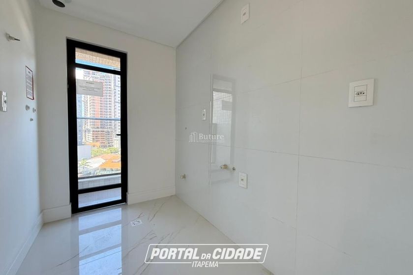 Apartamento &agrave; venda - 163m&sup2; - Meia Praia