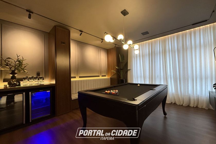 Apartamento &agrave; venda - 136m&sup2; - Meia Praia
