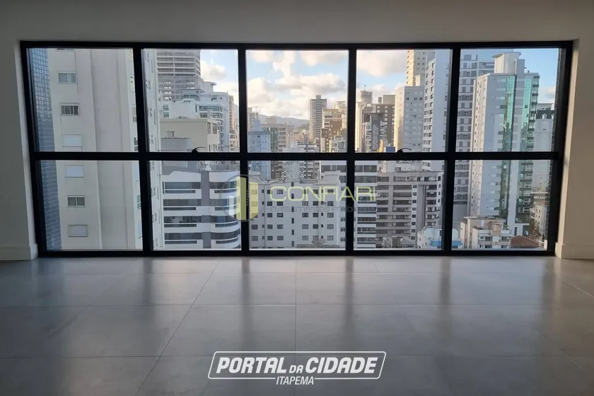 Apartamento &agrave; venda - 207m&sup2; - Meia Praia