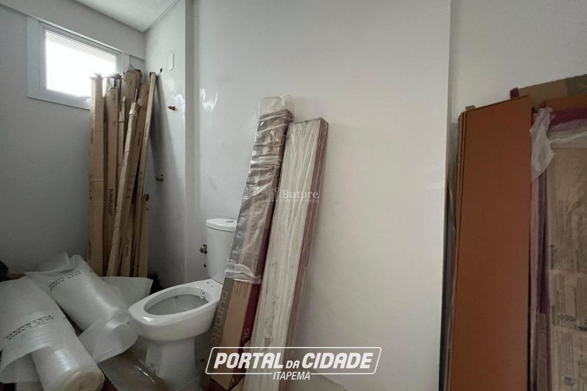 Apartamento &agrave; venda - 180m&sup2; - Meia Praia