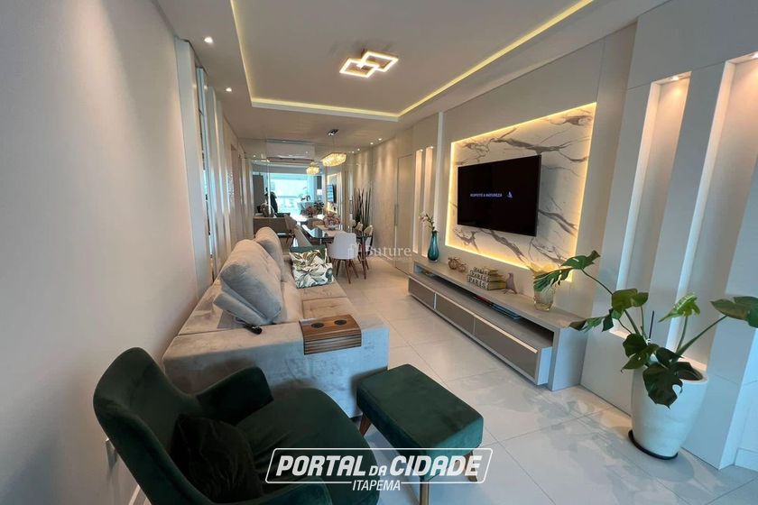 Apartamento &agrave; venda - 110m&sup2; - Meia Praia