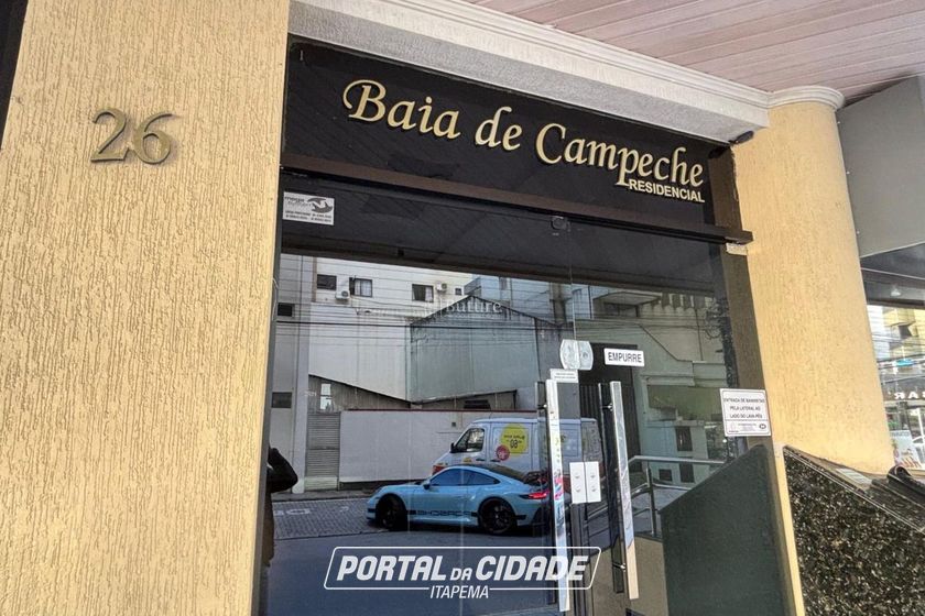 Apartamento &agrave; venda - 147m&sup2; - Meia Praia