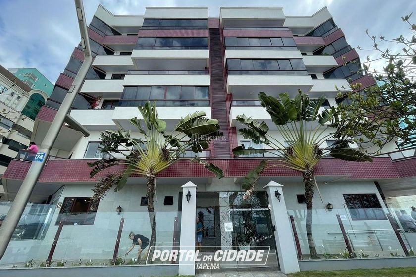 Apartamento &agrave; venda - 80m&sup2; - Meia Praia