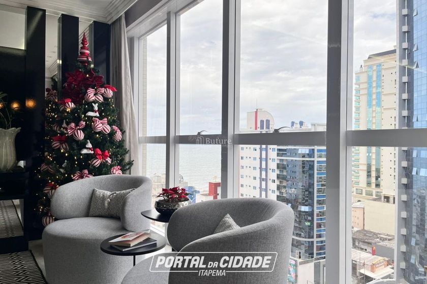Apartamento &agrave; venda - 198m&sup2; - Meia Praia