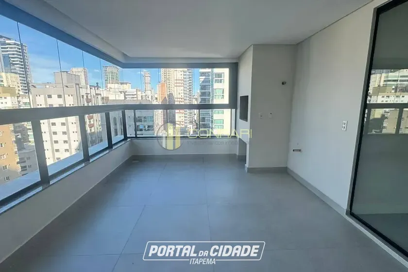 Apartamento &agrave; venda - 182m&sup2; - meia praia