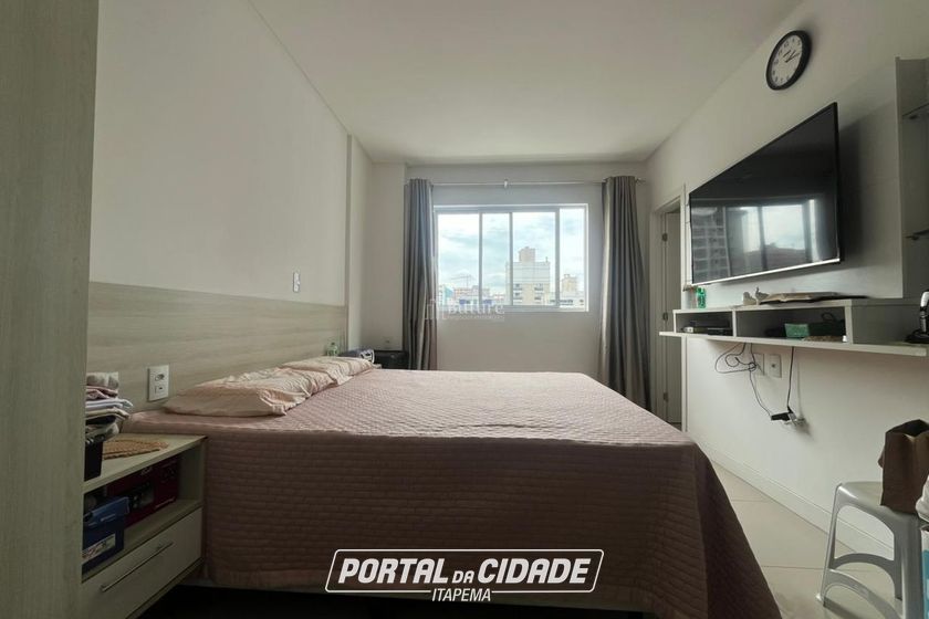 Apartamento &agrave; venda - 118m&sup2; - Meia Praia