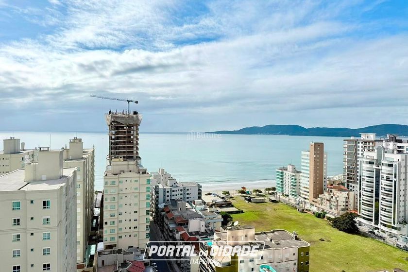 Apartamento &agrave; venda - 180m&sup2; - Meia Praia