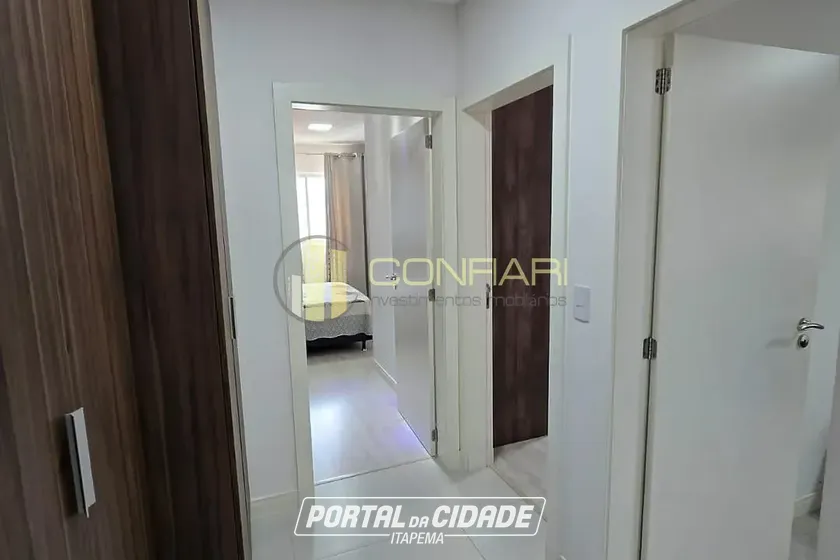 Apartamento &agrave; venda - 130m&sup2; - Meia Praia