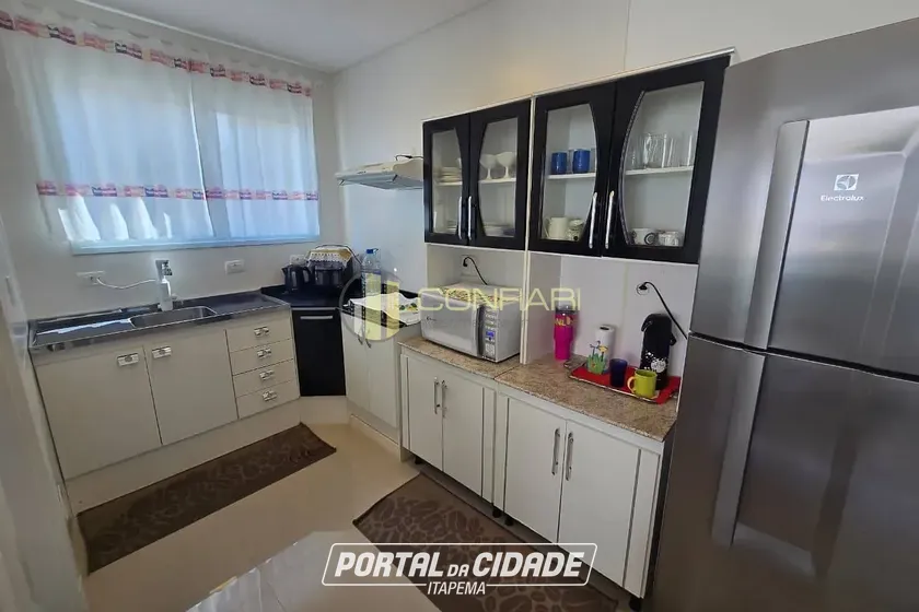 Apartamento &agrave; venda - 130m&sup2; - Meia Praia