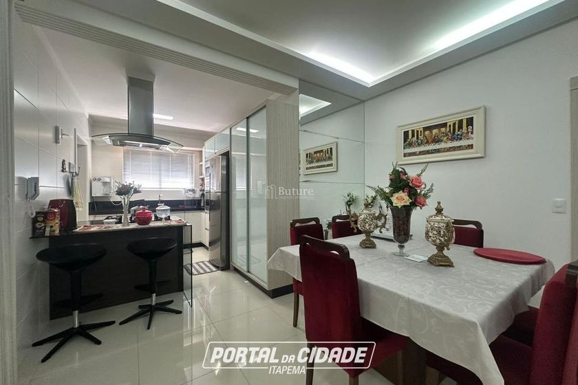 Apartamento &agrave; venda - 198m&sup2; - Meia Praia
