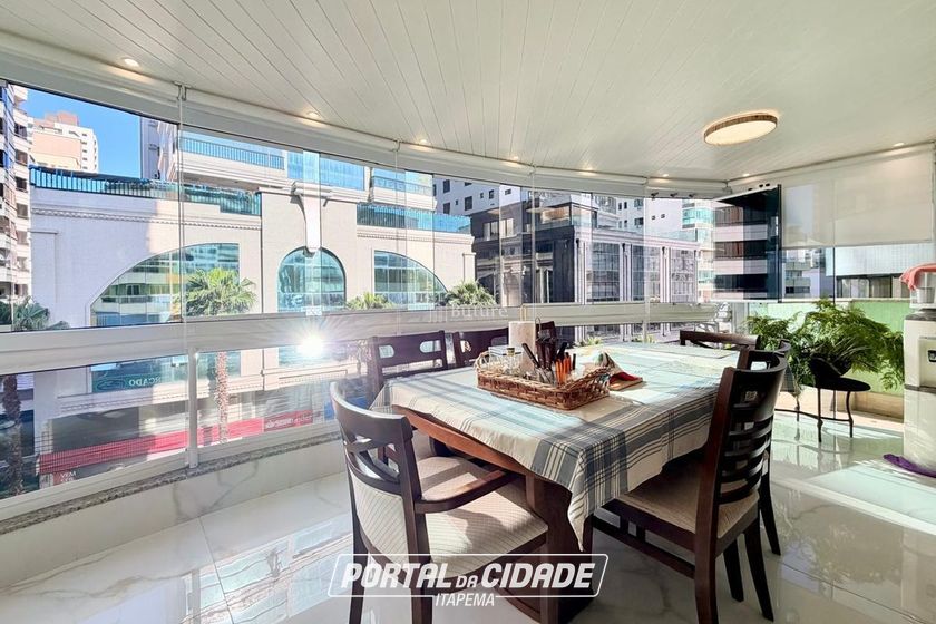 Apartamento &agrave; venda - 176m&sup2; - Meia Praia