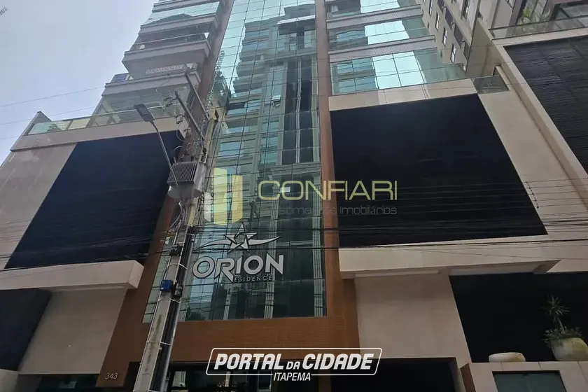 Apartamento &agrave; venda - 130m&sup2; - Meia Praia