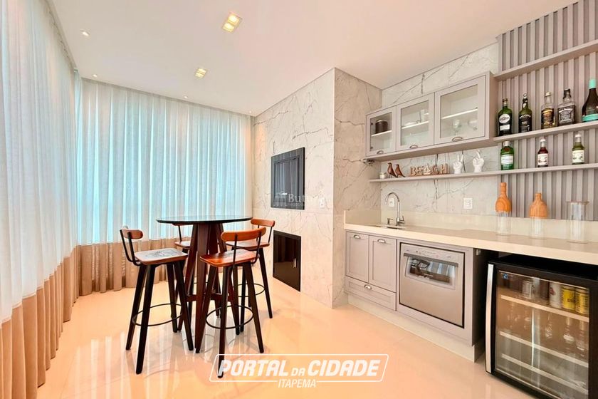 Apartamento &agrave; venda - 160m&sup2; - Meia Praia