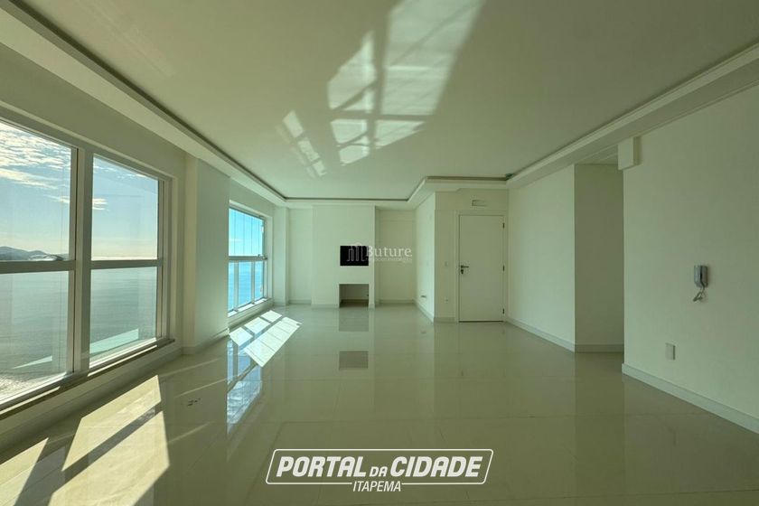 Apartamento &agrave; venda - 180m&sup2; - Meia Praia