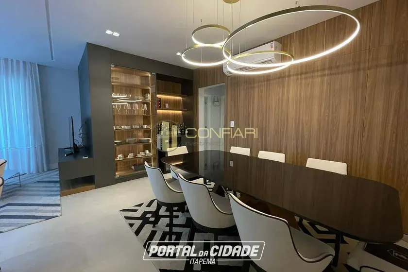 Apartamento &agrave; venda - 136m&sup2; - Meia praia