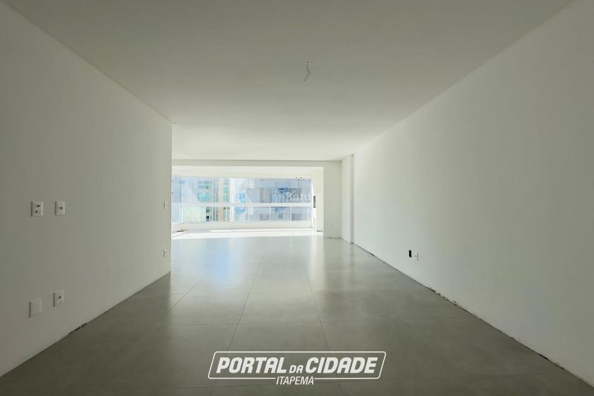 Apartamento &agrave; venda - 158m&sup2; - Meia Praia
