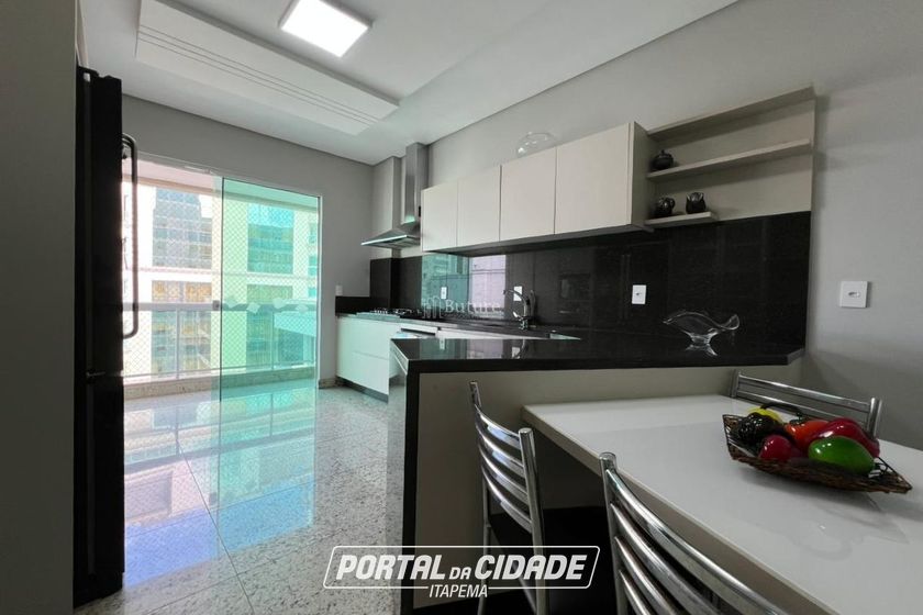 Apartamento &agrave; venda - 350m&sup2; - Meia Praia