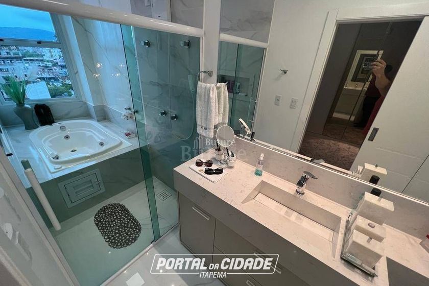 Apartamento &agrave; venda - Meia Praia