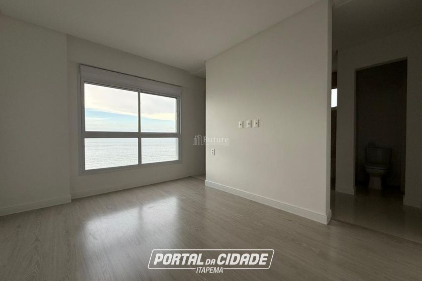 Apartamento &agrave; venda - 213m&sup2; - Meia Praia