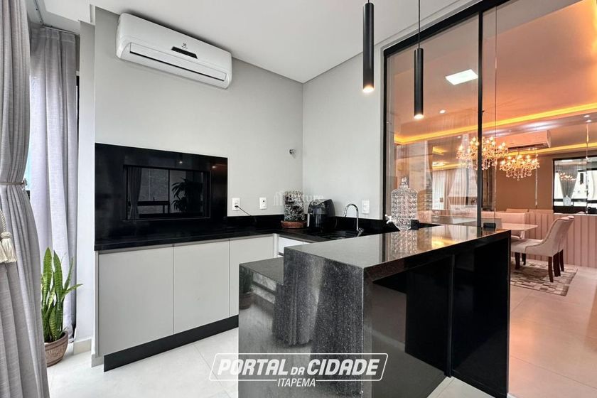 Apartamento &agrave; venda - 165m&sup2; - Meia Praia