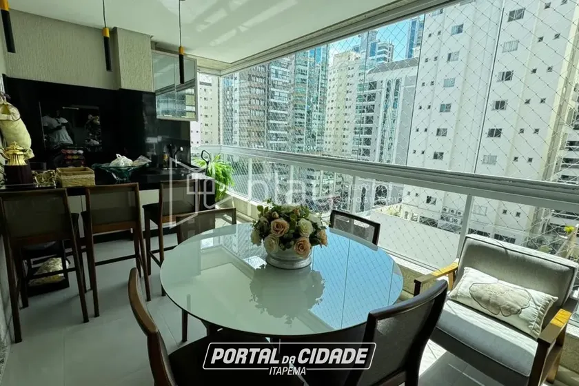 Apartamento &agrave; venda - 158m&sup2; - Meia Praia