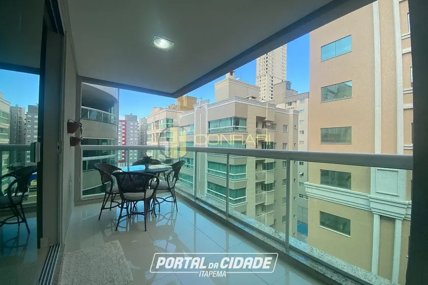 Apartamento &agrave; venda - 127m&sup2; - Meia Praia