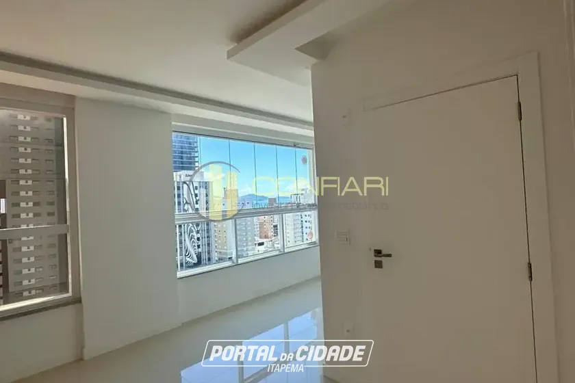 Apartamento &agrave; venda - 116m&sup2; - Meia Praia