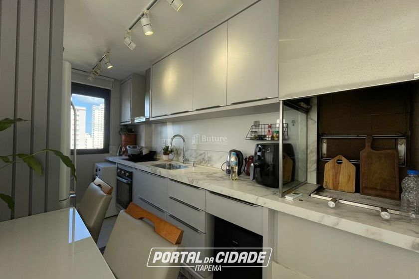 Apartamento &agrave; venda - 99m&sup2; - Meia Praia