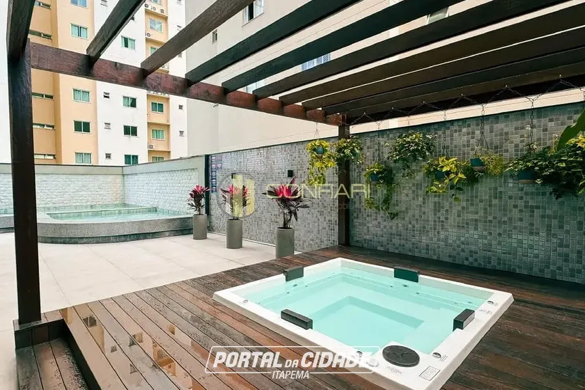 Apartamento &agrave; venda - 114m&sup2; - Meia Praia