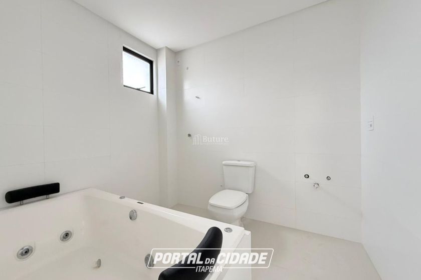 Apartamento &agrave; venda - 200m&sup2; - Meia Praia
