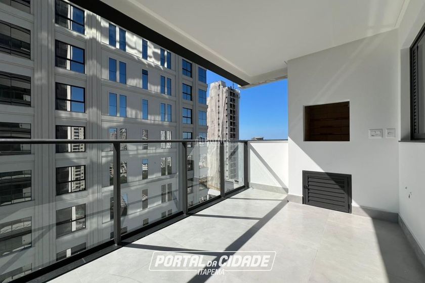 Apartamento &agrave; venda - 123m&sup2; - Meia Praia