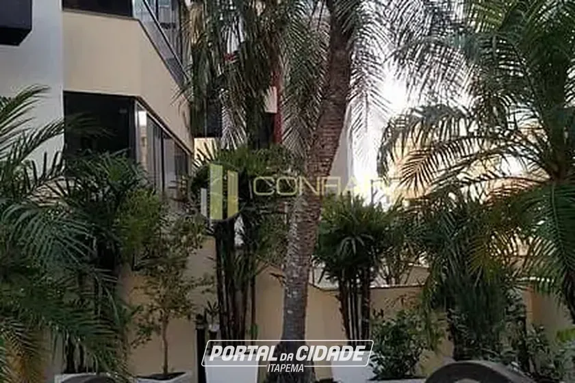 Apartamento &agrave; venda - 130m&sup2; - Meia Praia
