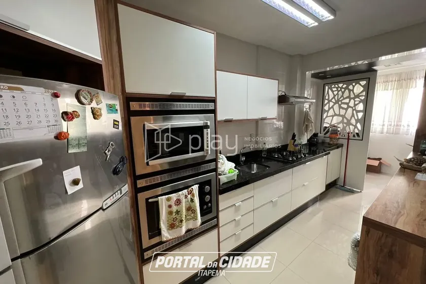 Apartamento &agrave; venda - 115m&sup2; - Meia Praia