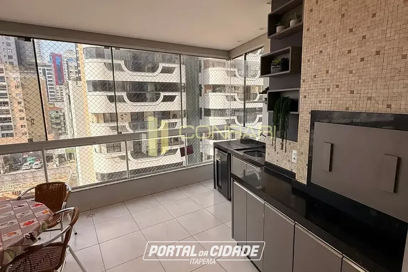 Apartamento &agrave; venda - 154m&sup2; - Meia Praia