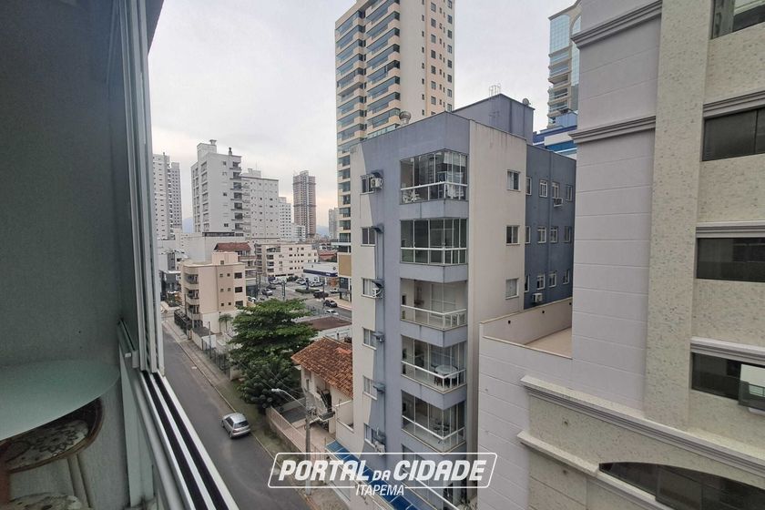Apartamento &agrave; venda - 69m&sup2; - Meia Praia