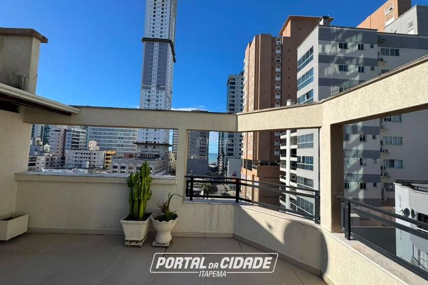 Apartamento &agrave; venda - Meia Praia