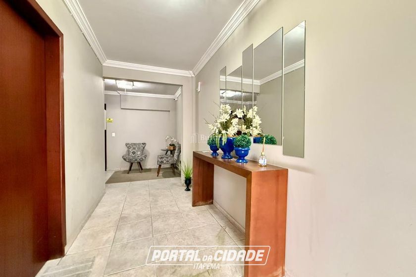Apartamento &agrave; venda - 77m&sup2; - Meia Praia