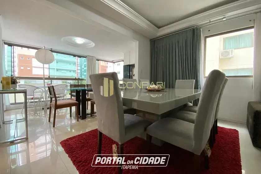 Apartamento &agrave; venda - 117m&sup2; - Meia Praia
