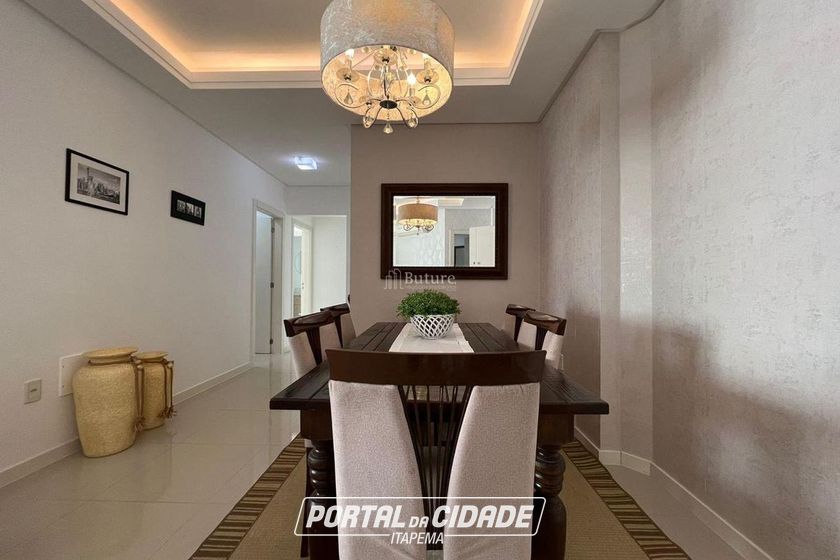 Apartamento &agrave; venda - 137m&sup2; - Meia Praia