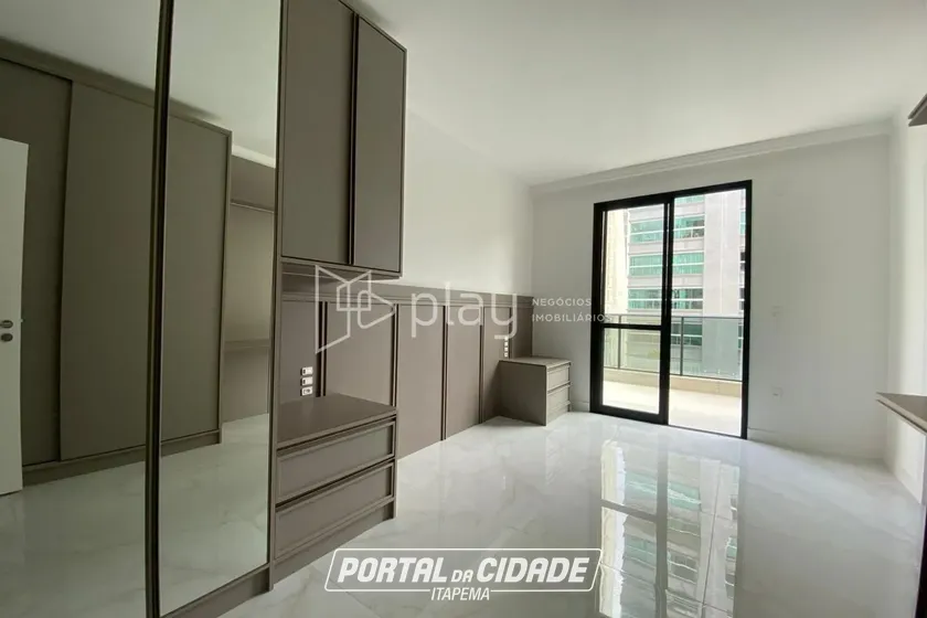 Apartamento &agrave; venda - 163m&sup2; - Meia Praia