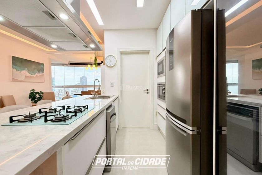 Apartamento &agrave; venda - 129m&sup2; - Meia Praia