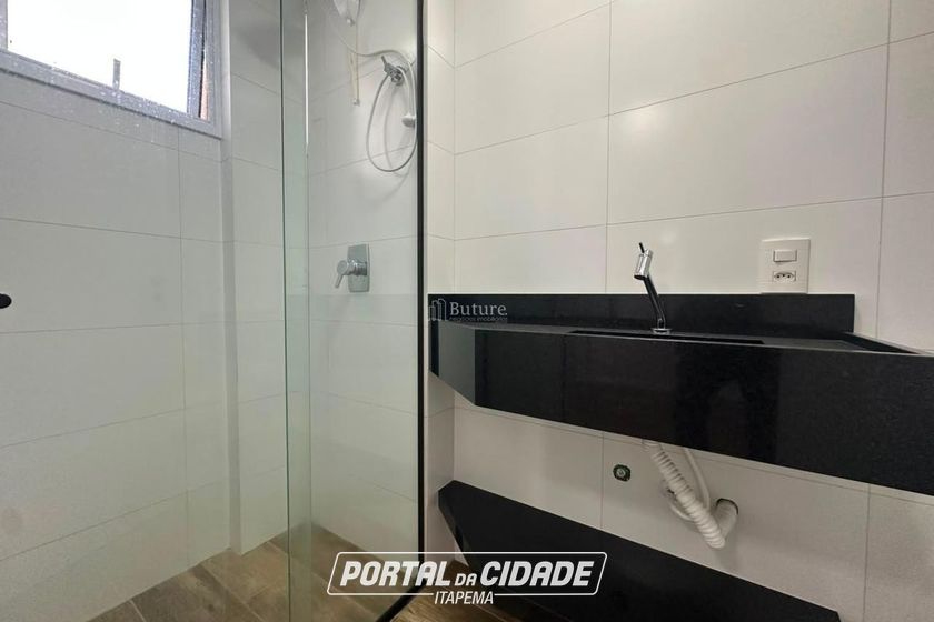 Apartamento &agrave; venda - 125m&sup2; - Meia Praia