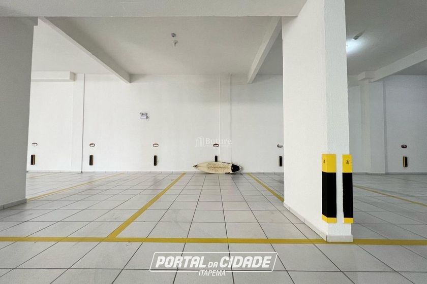 Apartamento &agrave; venda - 171m&sup2; - Meia Praia