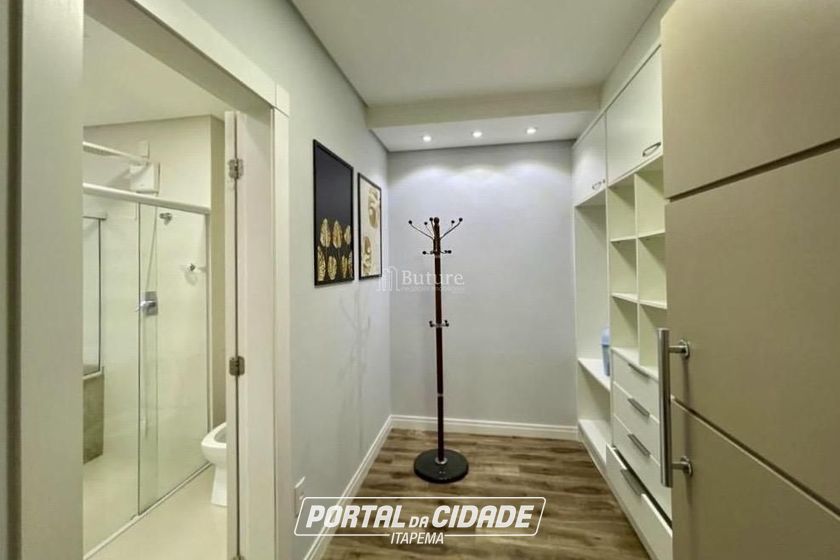 Apartamento &agrave; venda - 170m&sup2; - Meia Praia