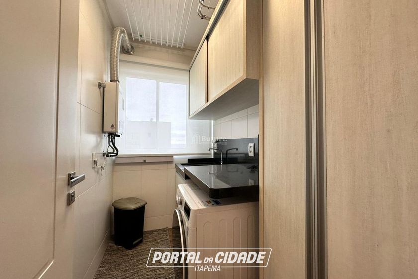 Apartamento &agrave; venda - 130m&sup2; - Meia Praia