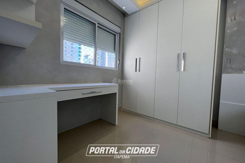 Apartamento &agrave; venda - 178m&sup2; - Meia Praia
