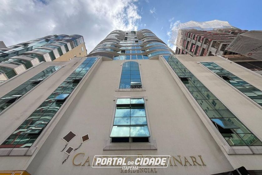 Apartamento &agrave; venda - 156m&sup2; - Meia Praia