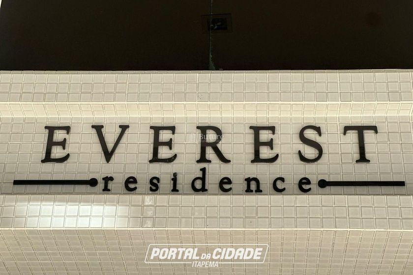Apartamento &agrave; venda - 134m&sup2; - Meia Praia
