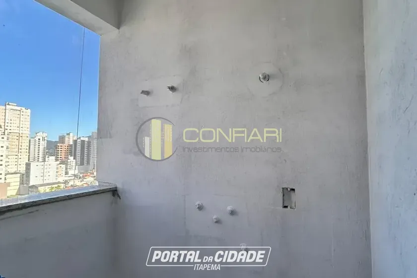 Apartamento &agrave; venda - 120m&sup2; - Meia praia