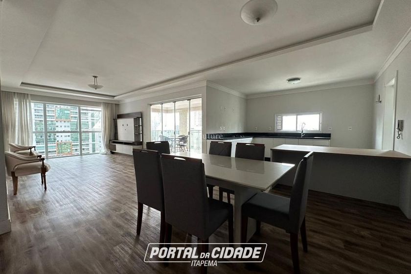 Apartamento &agrave; venda - 169m&sup2; - Meia Praia